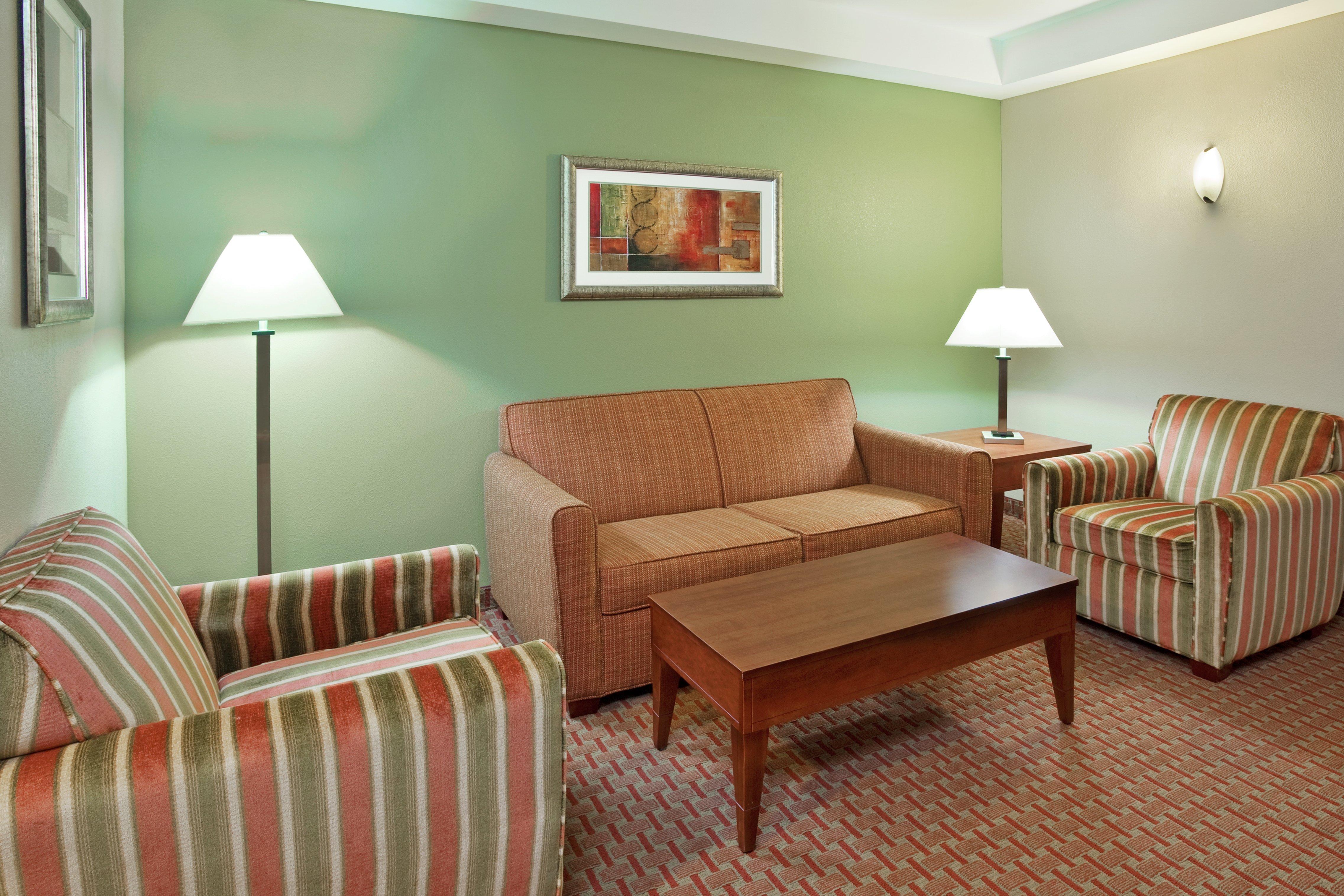 Hotel Holiday Express & By Ihg