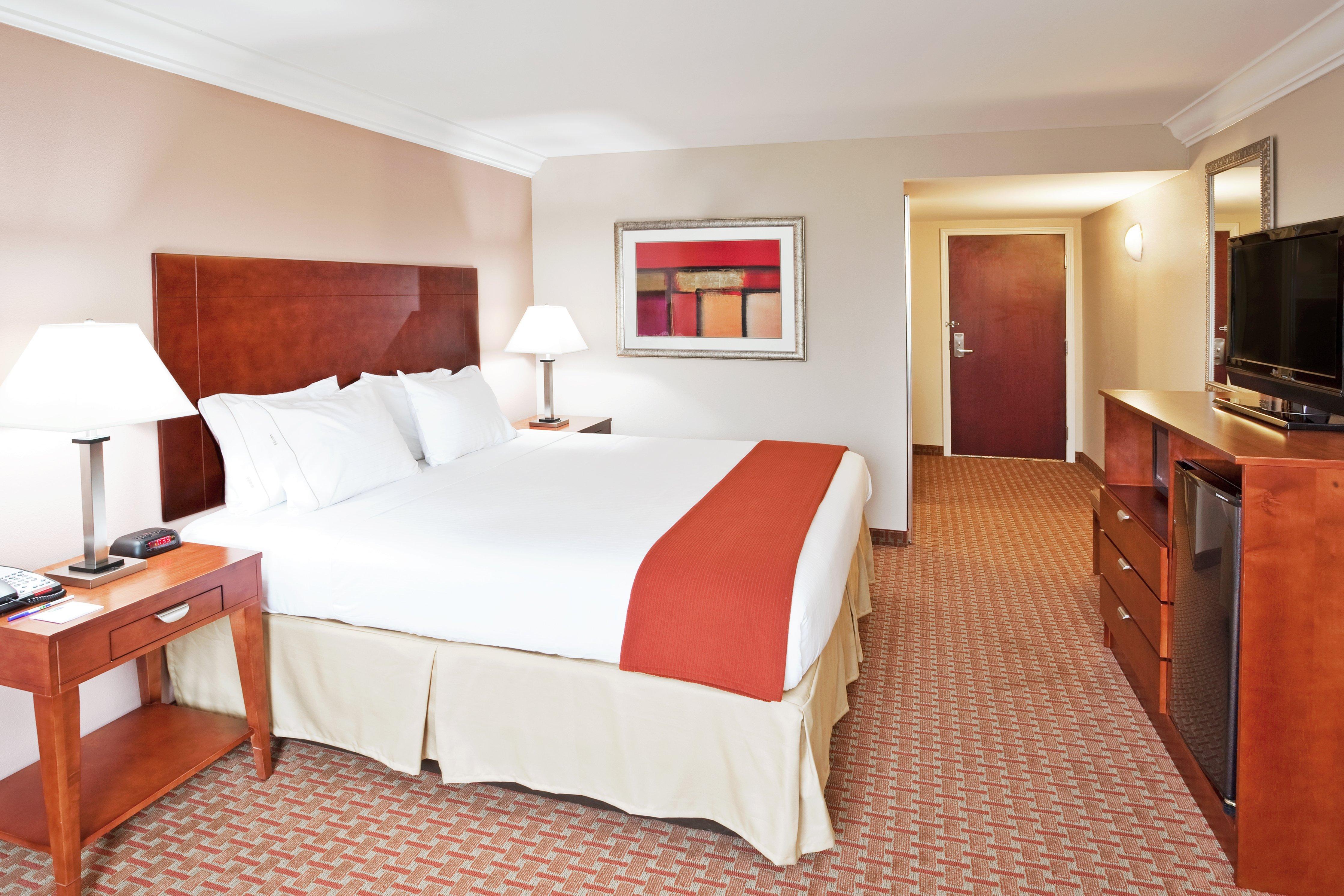 Hotel Holiday Express & By Ihg